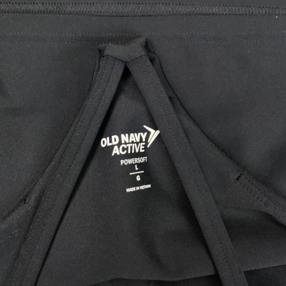 Old Navy Active Black Padded Activewear tank top Cropped - Picture 3 of 4